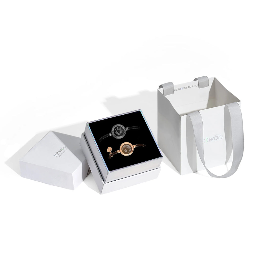 Connected Couple Bracelets – Vibration &amp; Light, Long Distance
